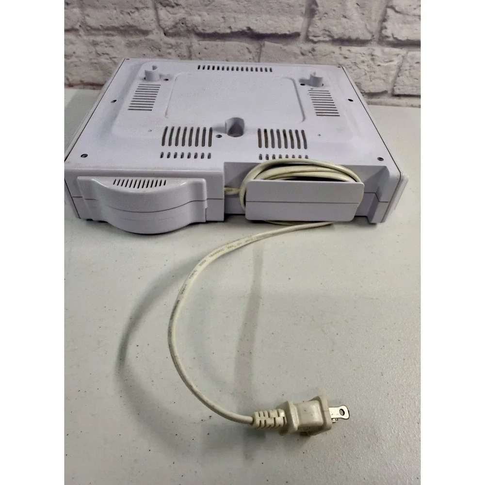 Sylvania Under Cabinet CD Digital Clock Radio AM/FM Timer SCR2608 White